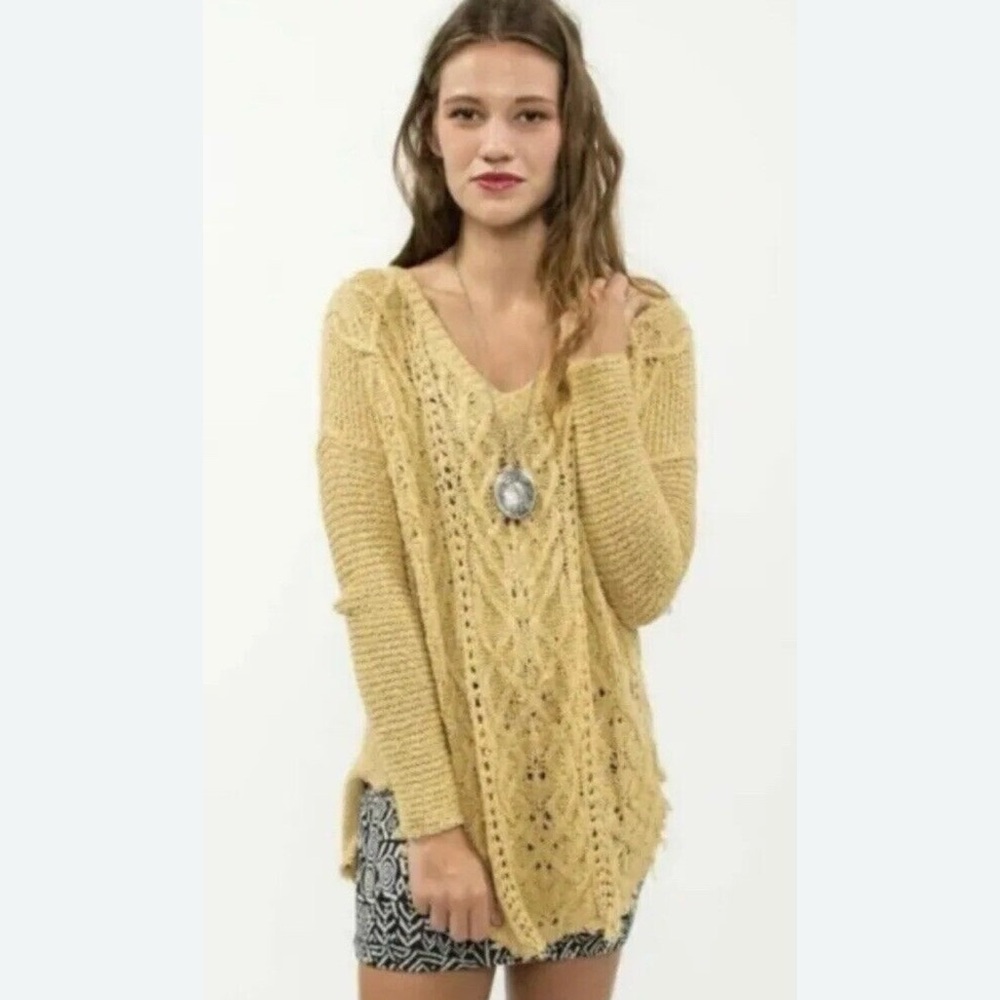 Free People Cross My Heart pale yellow sweater. XS